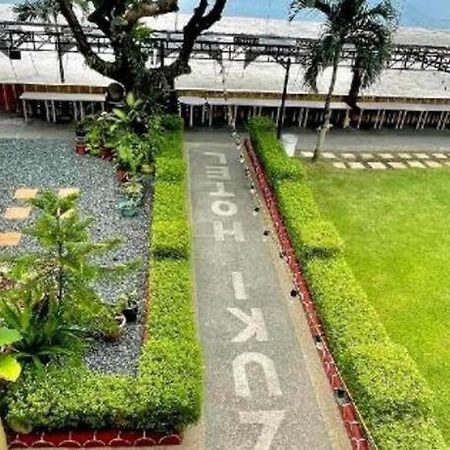 Suzuki Beach Hotel Олонгапо Екстериор снимка