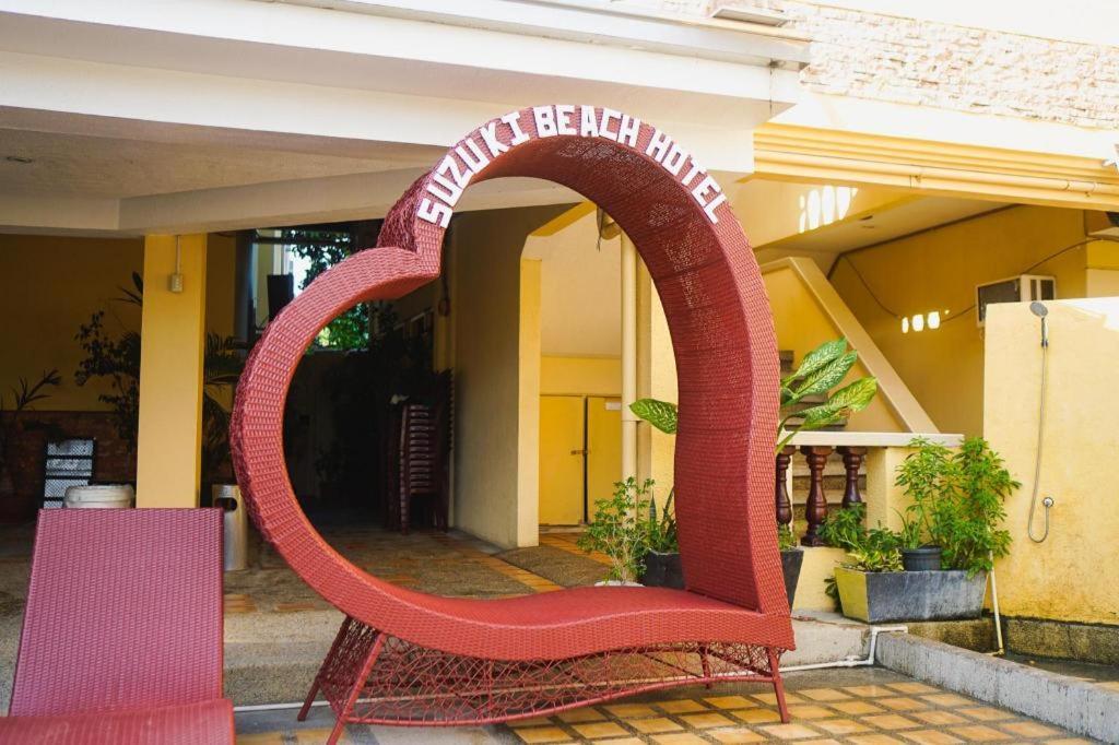 Suzuki Beach Hotel Олонгапо Екстериор снимка