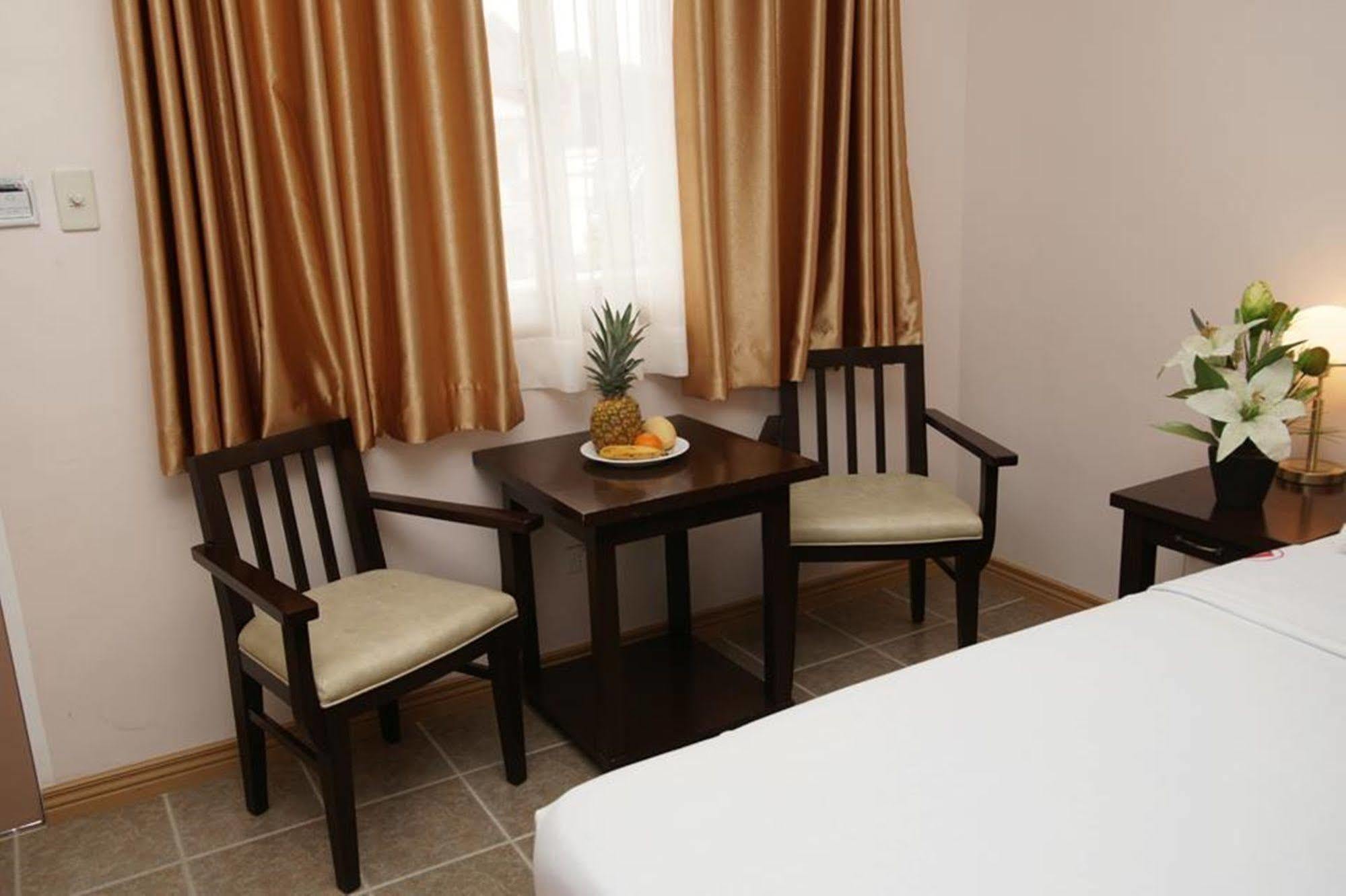 Suzuki Beach Hotel Олонгапо Екстериор снимка
